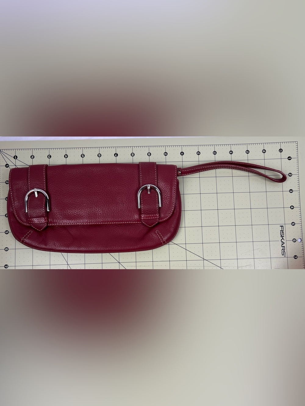 Ann Taylor/Loft  Red Leather Clutch Bag with  Buckle and Wrist strap EUC - Picture 2 of 9
